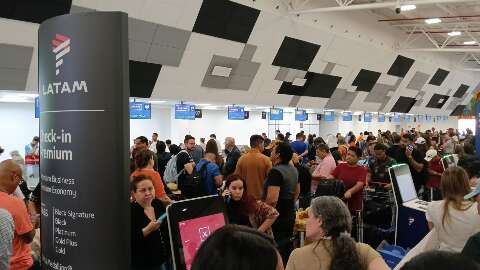 Ventania em SP provoca efeito domin&oacute; e trava embarques em Campo Grande