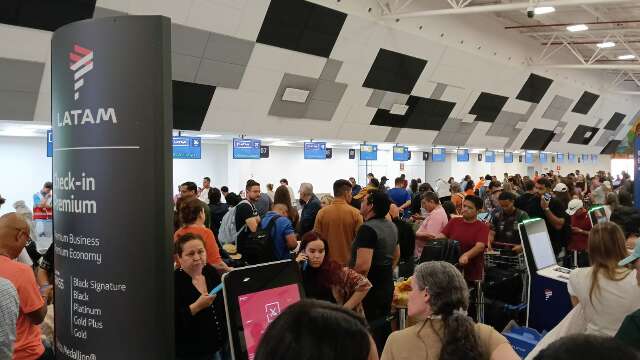 Ventania em SP provoca efeito domin&oacute; e trava embarques em Campo Grande