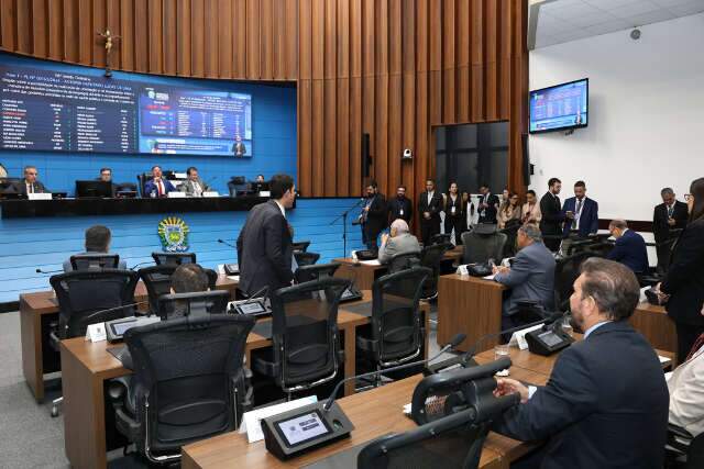 Deputados aprovam pacote do Executivo e mudan&ccedil;a de data da posse
