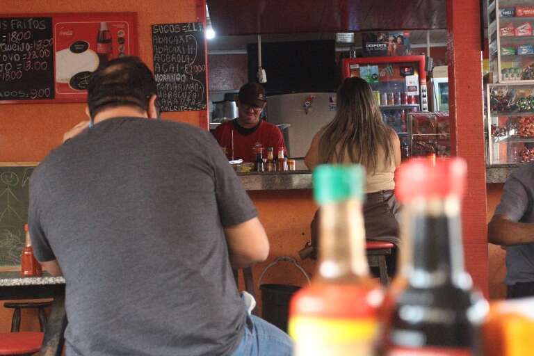 As manhãs são agitadas na pastelaria do Joãozinho (Foto: Marcos Maluf)