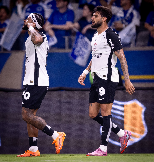 Gol de Memphis garante triunfo do Corinthians sobre Cruzeiro no Mineir&atilde;o