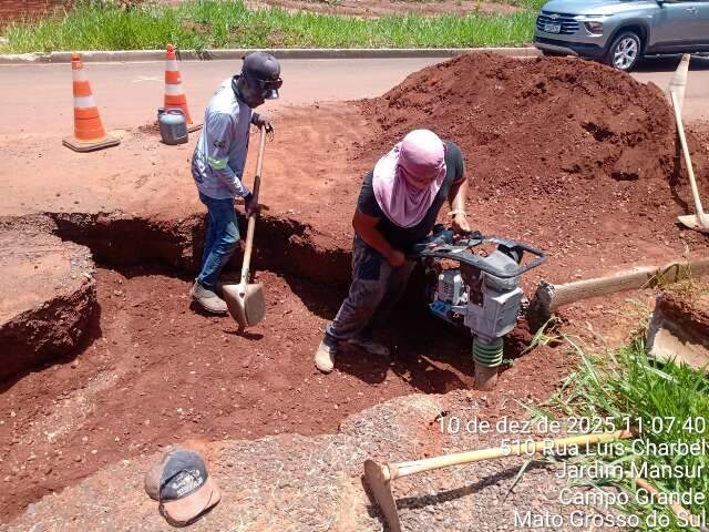 Burac&atilde;o que colocava em risco pedestres e motoristas no Jardim Mansur &eacute; fechado