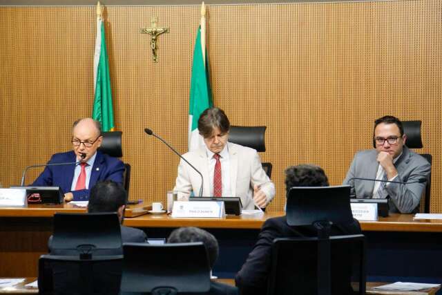 CCJ arquiva projeto de deputado e passa iniciativas do Executivo