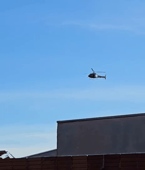 Com apoio de helic&oacute;ptero, pol&iacute;cia deflagra opera&ccedil;&atilde;o contra o tr&aacute;fico de drogas