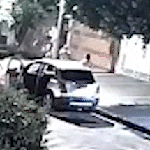 Homem que agredia a esposa &eacute; baleado ao avan&ccedil;ar contra policial