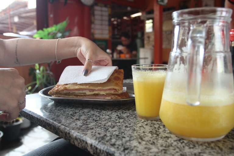 Pastel com queijo caipira, marca registrada de Joãozinho (Foto: Marcos Maluf)