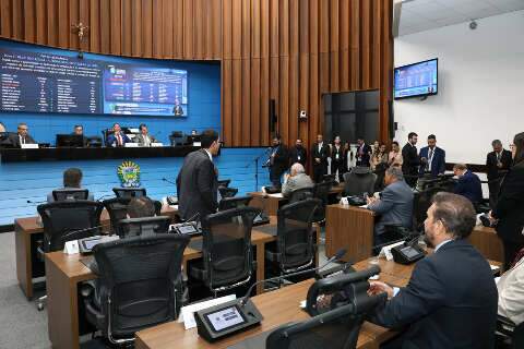Deputados aprovam pacote do Executivo e mudan&ccedil;a de data da posse