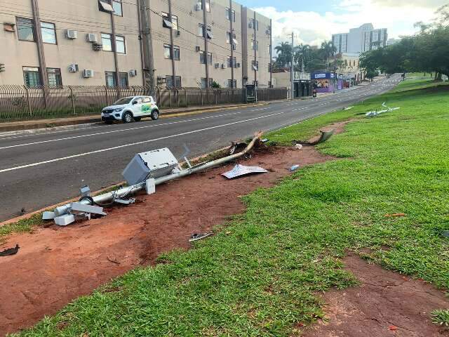 Ainda em teste, radar amanhece destru&iacute;do na Avenida Afonso Pena