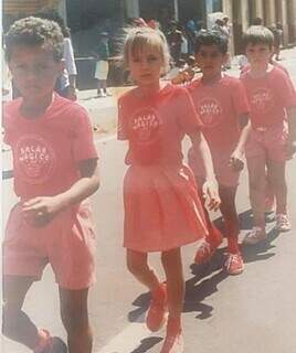 Fotos dos anos 90 resgatam tempos de ouro dos desfiles nas Moreninhas Fotos dos anos 90 resgatam tempos de ouro dos desfiles nas Moreninhas