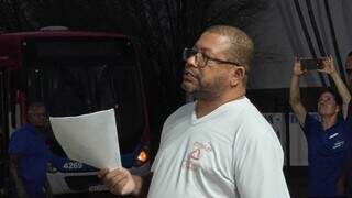 Sem salário há 7 dias, motoristas de ônibus aprovam greve a partir de segunda Sem salário há 7 dias, motoristas de ônibus aprovam greve a partir de segunda