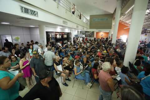 No pen&uacute;ltimo dia do Refis, Central do Cidad&atilde;o vira &quot;formigueiro&quot; de endividados