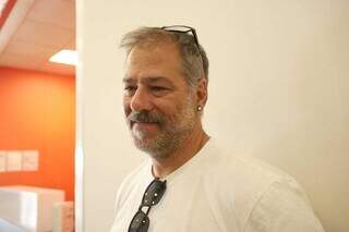 Atraso no aeroporto prende turistas e frustra viagem de família Atraso no aeroporto prende turistas e frustra viagem de família