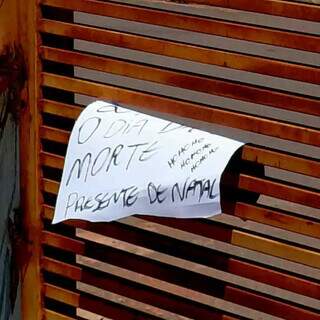 "Presente de Natal", diz recado deixado com explosivo em portão do Monte Castelo "Presente de Natal", diz recado deixado com explosivo em portão do Monte Castelo