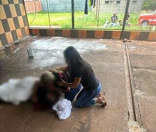 Ex-presidiário é executado a tiros no pátio de lava-jato na fronteira Ex-presidiário é executado a tiros no pátio de lava-jato na fronteira