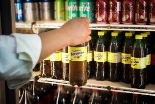 Sr. Funada abriu fábrica em MS e virou alegria com "refri de saquinho" Sr. Funada abriu fábrica em MS e virou alegria com "refri de saquinho"