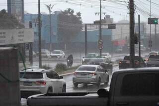 Chuva chega na Capital e alerta é de tempestade em outros 66 municípios Chuva chega na Capital e alerta é de tempestade em outros 66 municípios