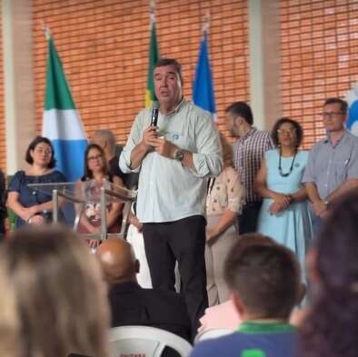 Rede estadual supera 70% de escolas revitalizadas, aponta Riedel