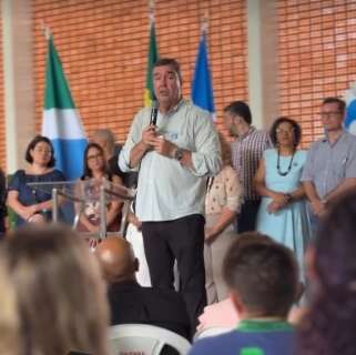 Rede estadual supera 70% de escolas revitalizadas, aponta Riedel