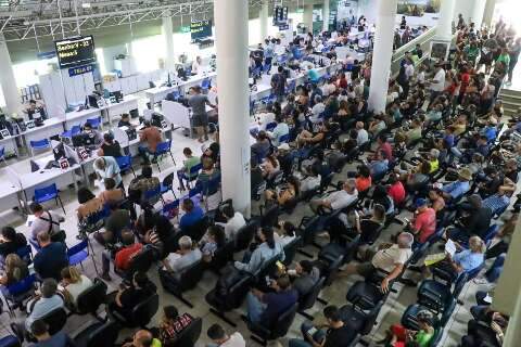 No prazo final de Refis, Central do Cidad&atilde;o amanhece lotada