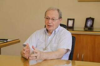 Padre Jos&eacute; Marinoni deixa a reitoria da UCDB ap&oacute;s 26 anos