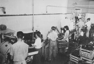 Sr. Funada abriu fábrica em MS e virou alegria com "refri de saquinho" Sr. Funada abriu fábrica em MS e virou alegria com "refri de saquinho"