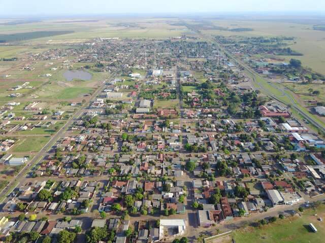 Homem armado com faca invade com&eacute;rcio e tenta estuprar adolescente