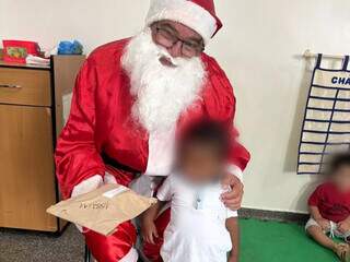 Menino ganhará novo presente para substituir macaco “horrível” recebido Menino ganhará novo presente para substituir macaco “horrível” recebido