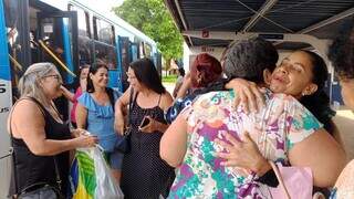 Lucélia trocou presentes no terminal que conheceu amigas há 10 anos Lucélia trocou presentes no terminal que conheceu amigas há 10 anos