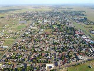 Homem armado com faca invade comércio e tenta estuprar adolescente Homem armado com faca invade comércio e tenta estuprar adolescente