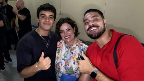 Com Ana Paula Valad&atilde;o e filho, m&uacute;sica gospel tomou conta da 14 de Julho
