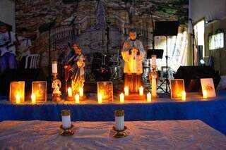 Contra a maré, adolescentes escolheram fechar o ano rezando Contra a maré, adolescentes escolheram fechar o ano rezando