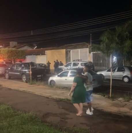 Feira cultural &eacute; interrompida ap&oacute;s reclama&ccedil;&atilde;o de som alto na Pra&ccedil;a do Peixe