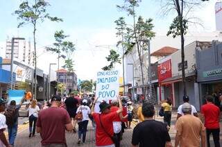 Manifestantes vão às ruas contra redução de penas de condenados do 8 de janeiro Manifestantes vão às ruas contra redução de penas de condenados do 8 de janeiro