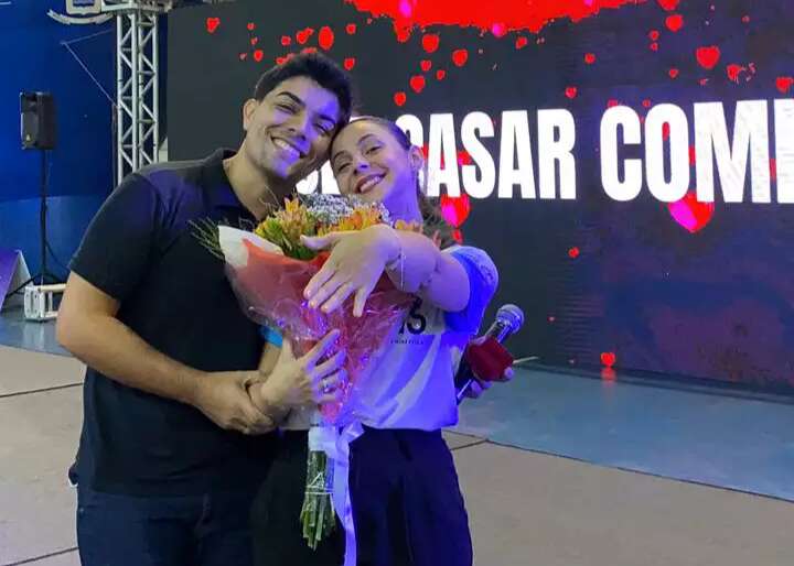 Eliander invadiu evento para pedir namorada em casamento