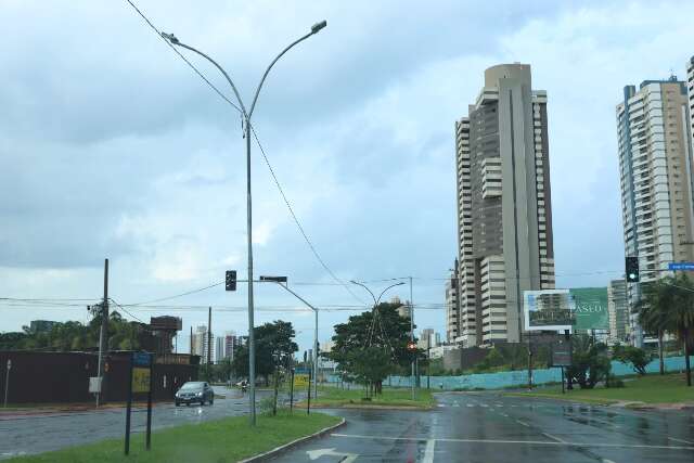 Domingo ser&aacute; de chuva e alerta para tempestade em Mato Grosso do Sul