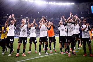 Corinthians vence Cruzeiro e vai à final da Copa do Brasil Corinthians vence Cruzeiro e vai à final da Copa do Brasil