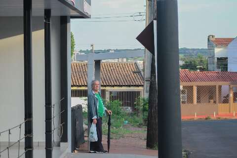 Em dia de greve, trabalhadores ficam &quot;plantados&quot; em pontos de &ocirc;nibus