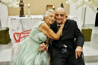 Entre cuidados e conversas diárias, amor floresce e vira casamento em asilo Entre cuidados e conversas diárias, amor floresce e vira casamento em asilo