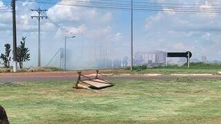 Pol&iacute;cia usa bombas e balas de borracha para desbloquear anel vi&aacute;rio