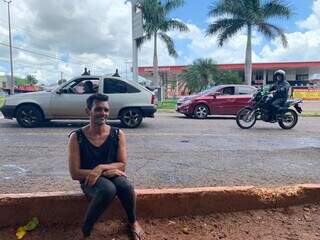 Pedindo sardinha em avenida, Breno ficou famoso pela educação Pedindo sardinha em avenida, Breno ficou famoso pela educação