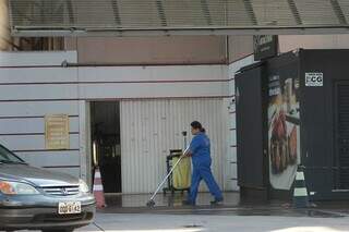 Sem ônibus, trabalhadores recorrem até a carona de ex para chegar ao serviço Sem ônibus, trabalhadores recorrem até a carona de ex para chegar ao serviço