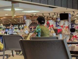 Sem ônibus, trabalhadores recorrem até a carona de ex para chegar ao serviço Sem ônibus, trabalhadores recorrem até a carona de ex para chegar ao serviço