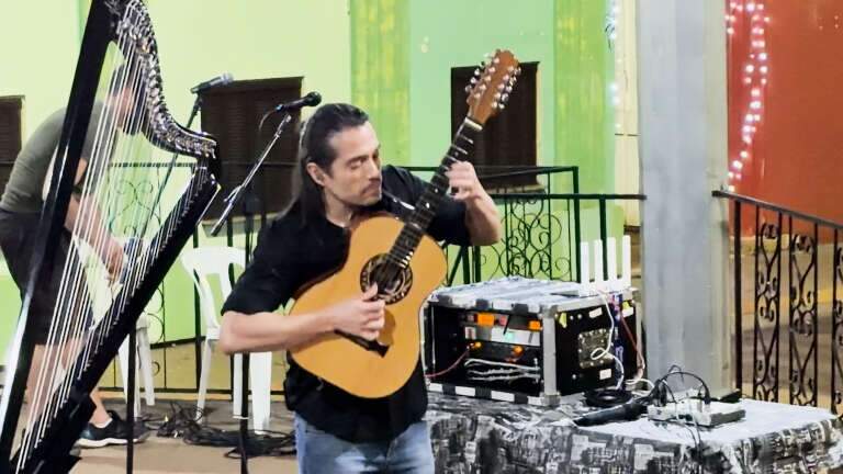 Encontro de Violeiros nasceu em bar e trouxe gente de todo Brasil