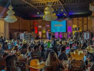 BRD Distribuidora, Atacadão das Tintas e Qualicor reúnem equipe BRD Distribuidora, Atacadão das Tintas e Qualicor reúnem equipe