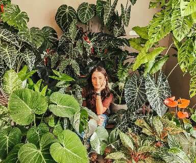 Adrielle salva plantas que todo mundo j&aacute; tinha desistido de cuidar