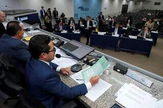 Com 731 emendas, vereadores aprovam orçamento de R$ 6,9 milhões para 2026 Com 731 emendas, vereadores aprovam orçamento de R$ 6,9 milhões para 2026