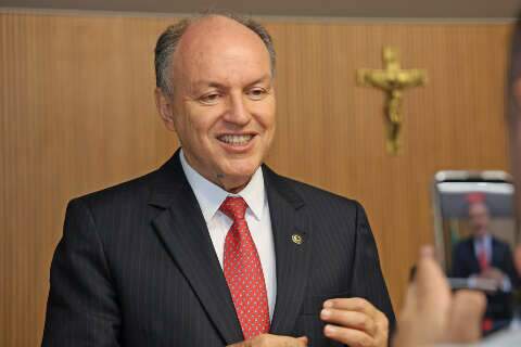 Com servidores atolados em d&iacute;vidas, Mochi quer debate sobre consignados