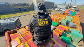 Com 196,5 toneladas, DOF tem 2ª maior apreensão de drogas da história em MS Com 196,5 toneladas, DOF tem 2ª maior apreensão de drogas da história em MS