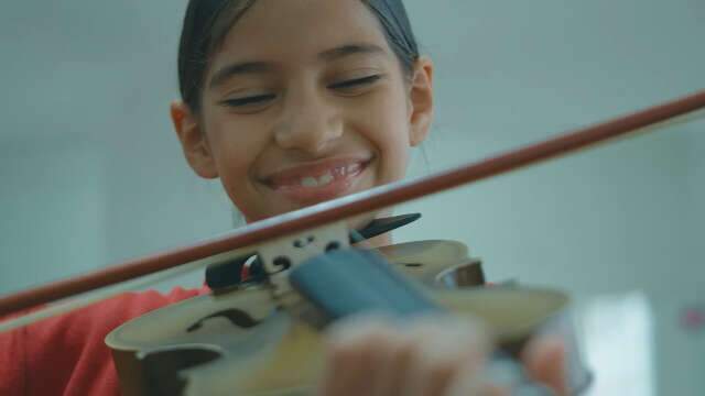 Eles nunca tinham cantado em p&uacute;blico, agora encerram um projeto no palco