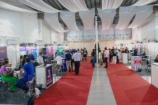 Emha convoca 1,5 mil inscritos para financiamento de imóveis de até 250 mil Emha convoca 1,5 mil inscritos para financiamento de imóveis de até 250 mil